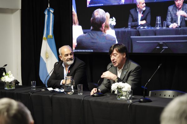 2025 12 02 PLENARIO 40 ANOS 0405